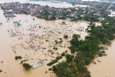 Il Vietnam colpito da tifoni e inondazioni